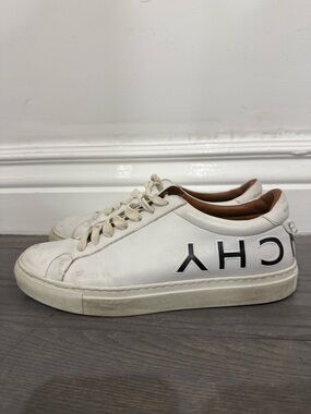 Givenchy White Leather Low-Top Sneakers with Black Logo